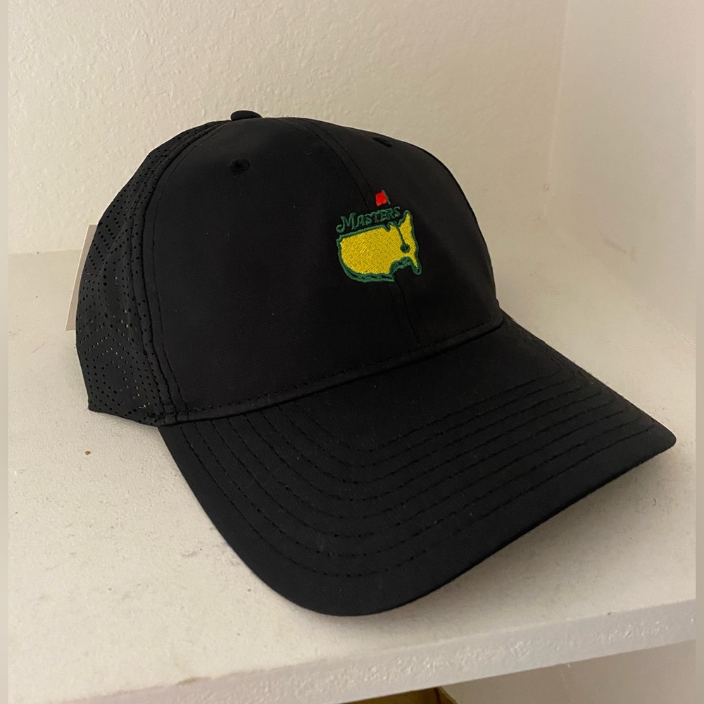 NWT women’s black golf masters hat 2022